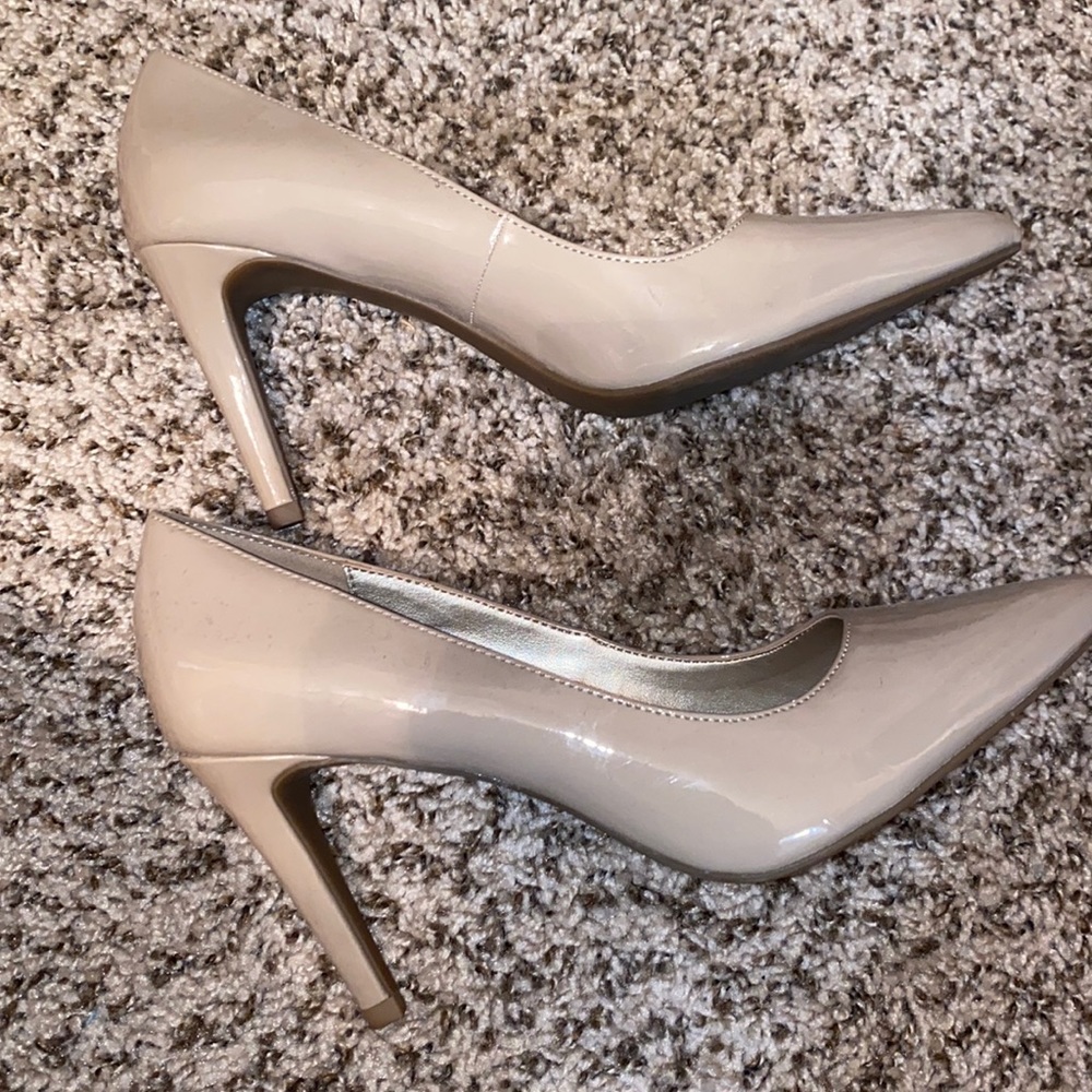High heel cream shoes